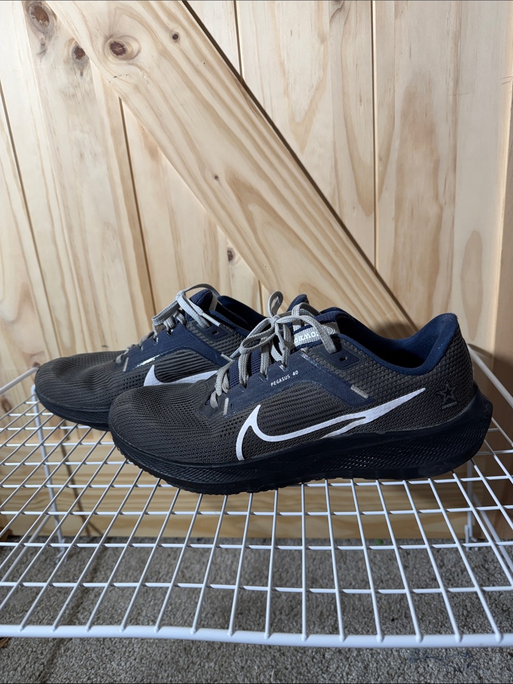 Nike Pegasus 40 Men's Running Shoes Cowboys- Charcoal, Black, White - Picture 4 of 8